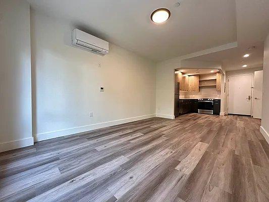 Building Photo - 1 bedroom in BRONX NY 10463