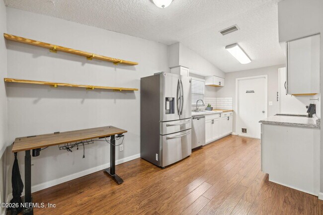 Building Photo - 7600 Pheasant Run Dr