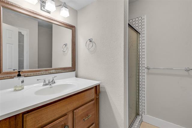 Building Photo - 608 Vernet St