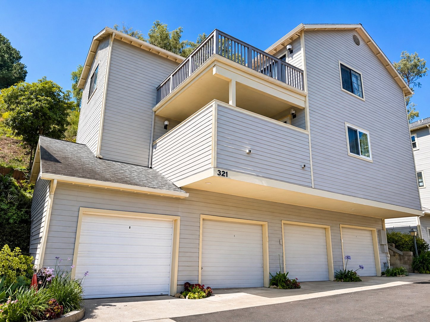 Building Photo - 321 Ladera St