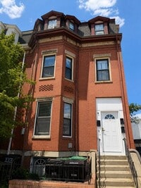 Building Photo - 16 Cross St E