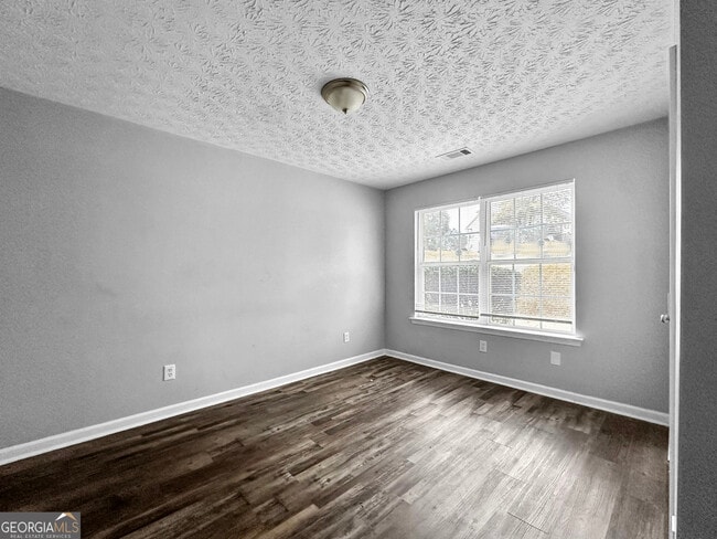 Building Photo - 4110 Robin Cir