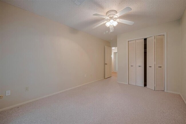 Building Photo - 15222 Torry Pines Rd