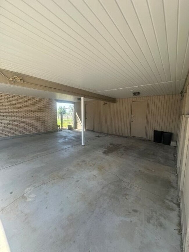 Building Photo - Light Up Your Summer – August Rent FREE! 3...