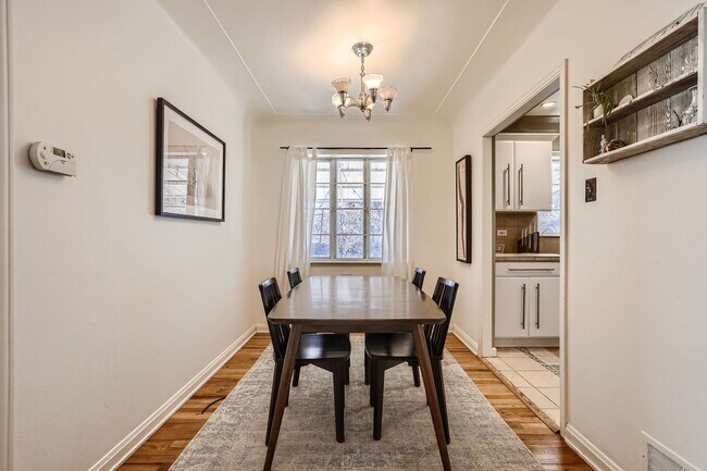 Building Photo - Fantastic 2 bedroom Remolded Ranch in Mayf...