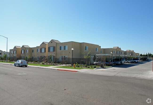Building Photo - Quail Run Apartments