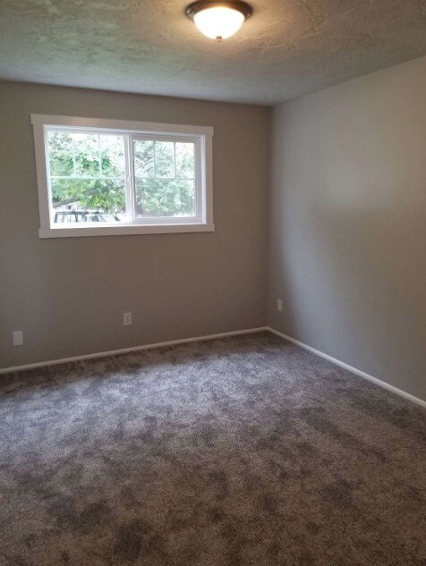 Building Photo - 575 Crimson Cir