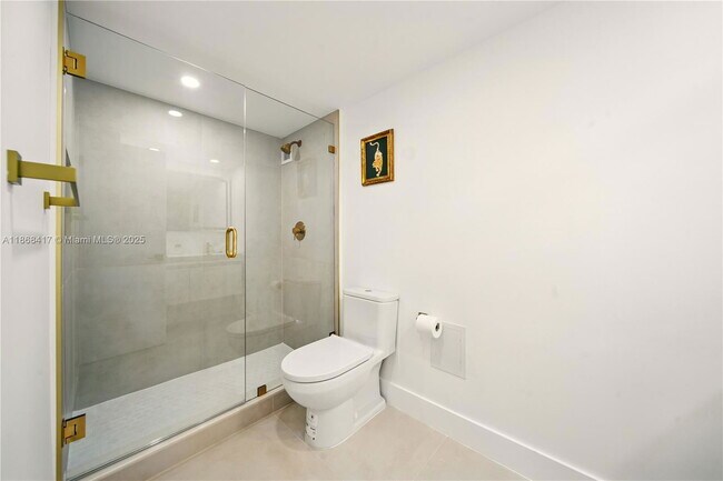 Building Photo - 5151 Collins Ave