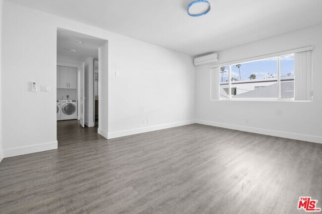 Building Photo - 848 18th St