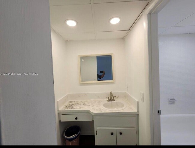 Building Photo - 3061 NW 47th Terrace