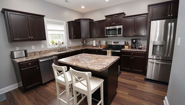 Building Photo - Onslow Bay Beautiful 4 Bedroom Home