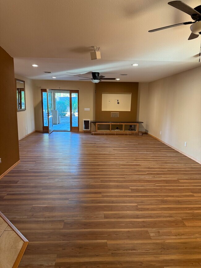 Building Photo - 7940 E Constant Pl