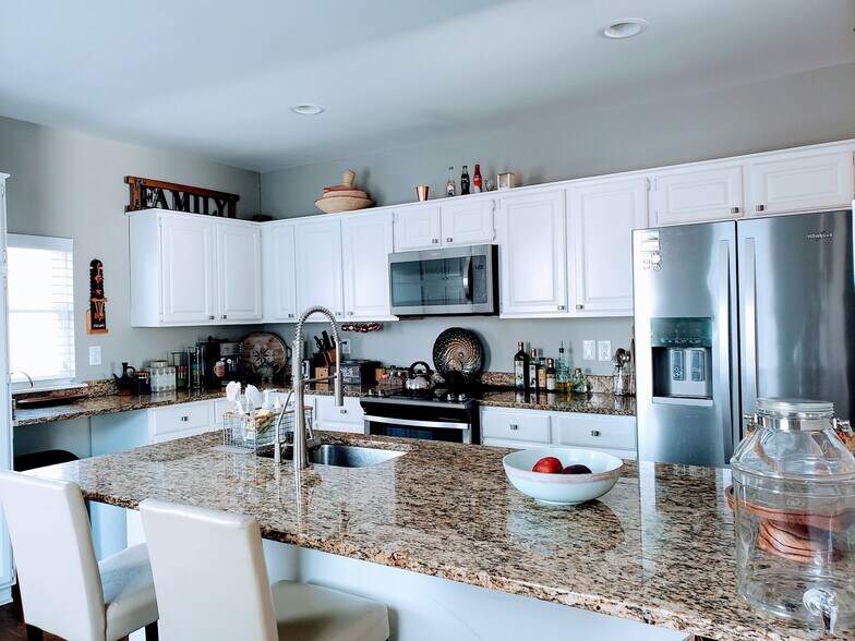 Building Photo - 4426 Ord St NE