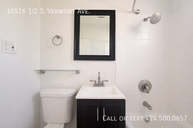 Building Photo - 10516 1/2 S. Vermont Ave.-
