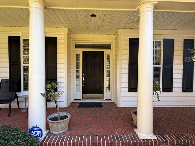Building Photo - 935 Charter Oaks Dr