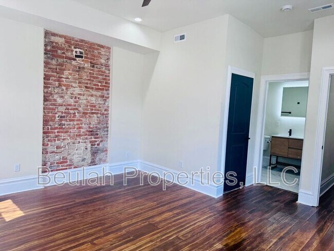 Building Photo - 1306 Sidney St