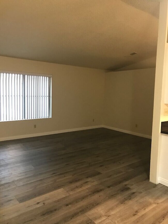 Building Photo - Rancho Meadows