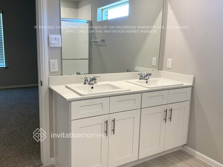 Building Photo - 433 Blanco Dr