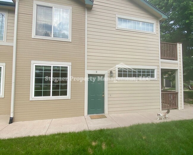 Building Photo - Wonderful Townhome in West Fort Collins