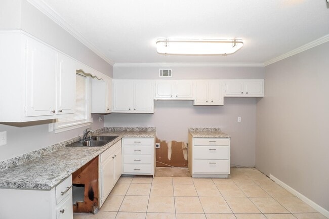 Building Photo - 3569 Arsenal St