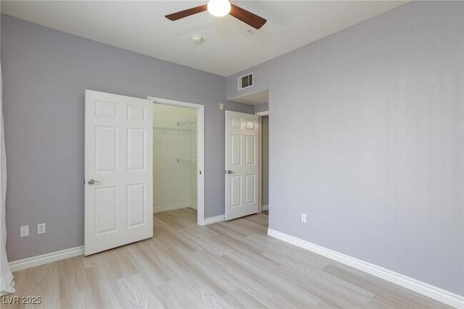 Building Photo - 7119 S Durango Dr