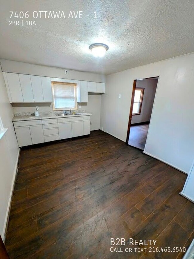 Building Photo - Spacious 2-Bedroom Multi-Family Home – Per...