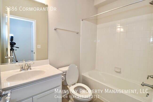 Building Photo - 2022 New Construction Townhome in Watershe...