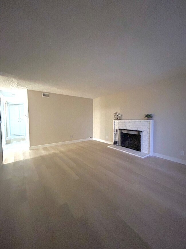 Building Photo - 3416 Mt St Helena Dr