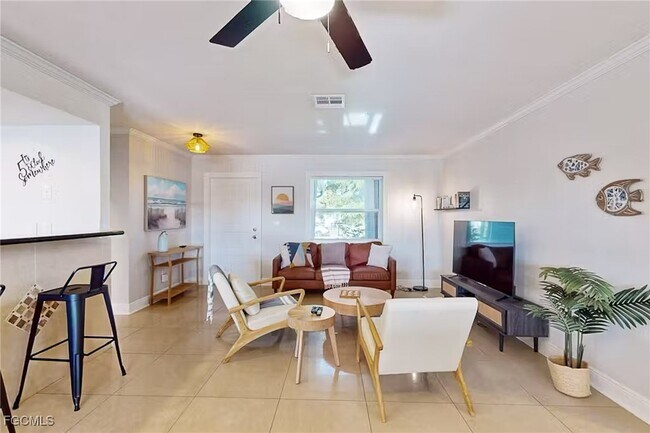 Building Photo - 3009 SW 5th Ave