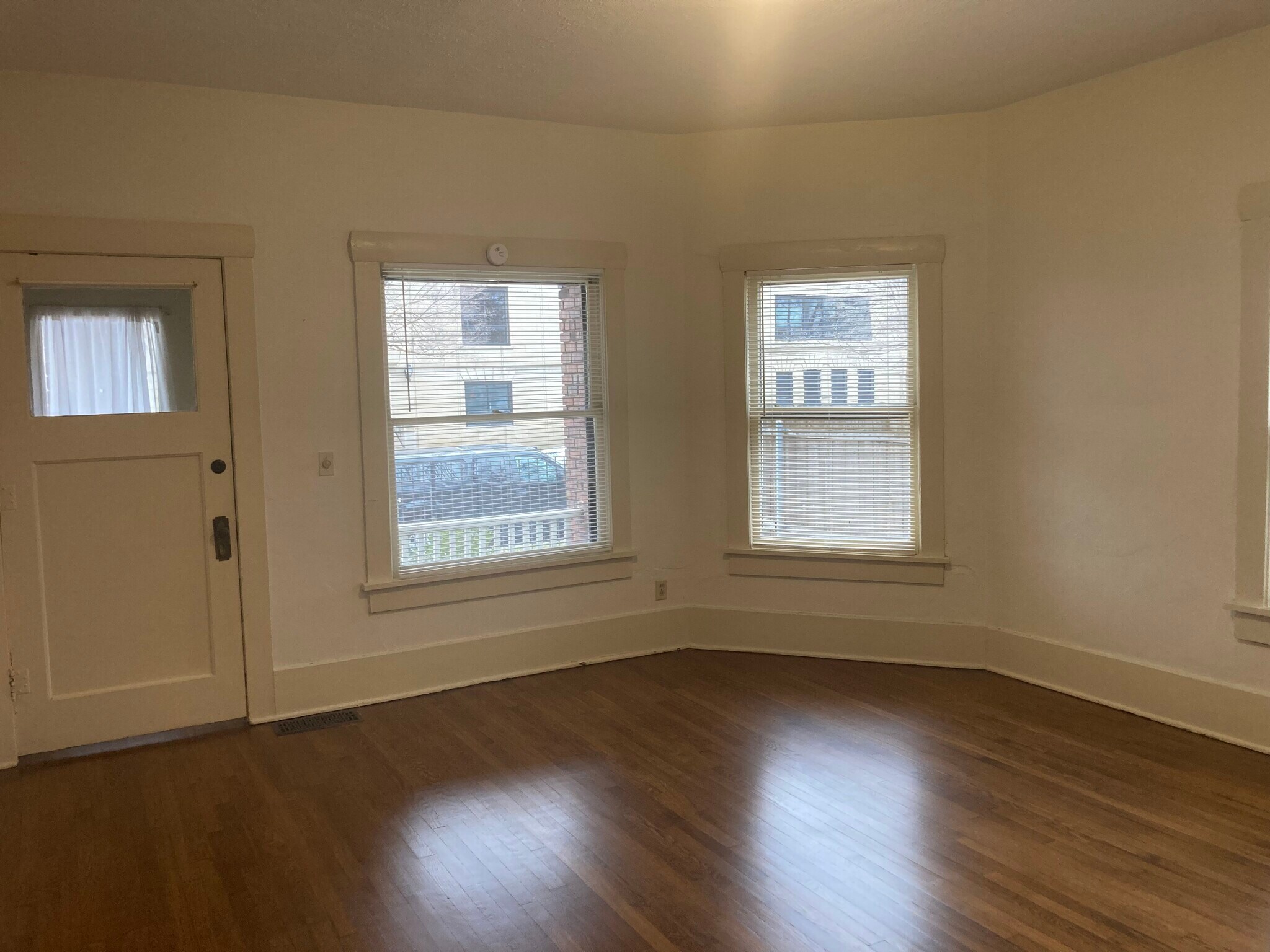 Building Photo - 434 N Topeka Ave