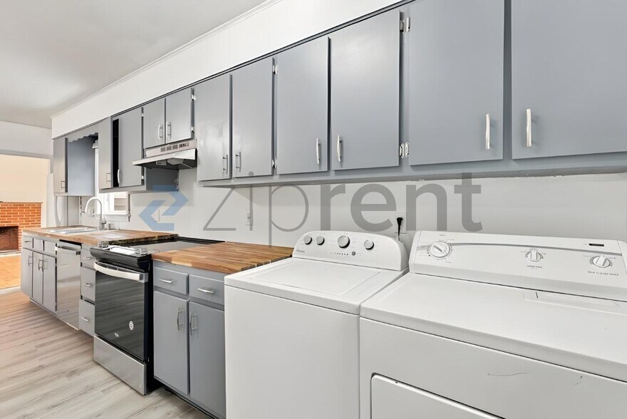 Building Photo - Unit 1st floor