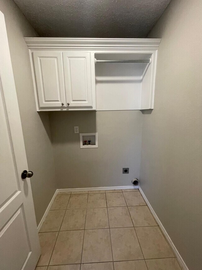 Building Photo - 2214 97th St