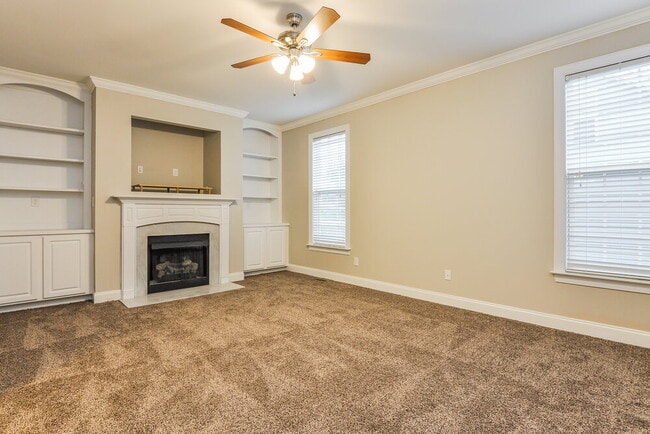 Building Photo - 308 Nelson Ln