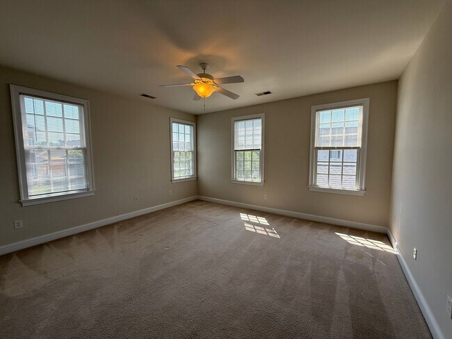 Building Photo - 1525 Old Trail Dr