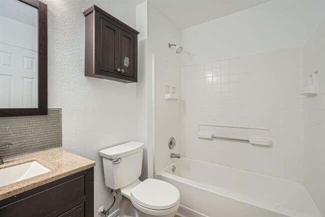 Building Photo - 1293 Amberwood Loop