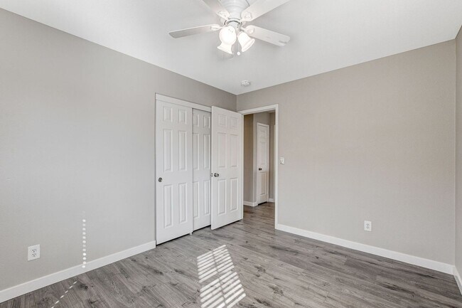 Building Photo - Spacious 3 bedroom home with large yard in...