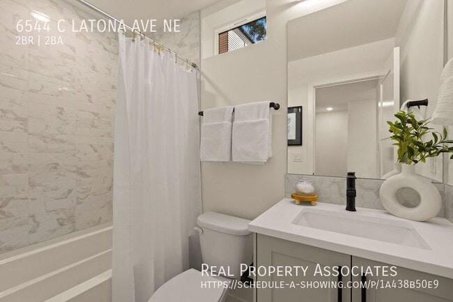 Building Photo - 6544 Latona Ave NE