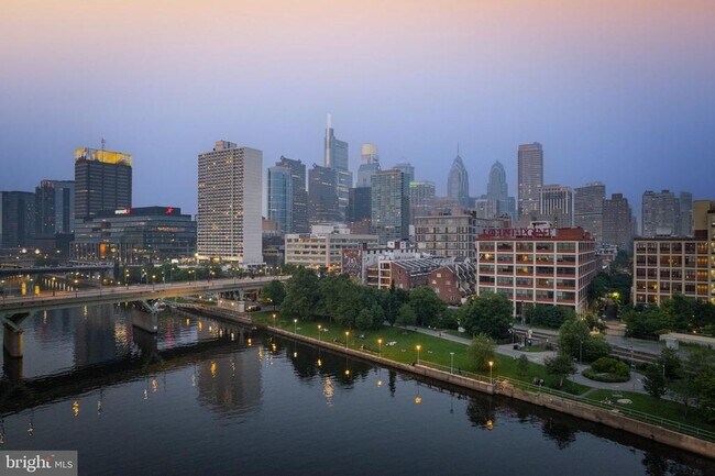 Building Photo - 2429 Locust St