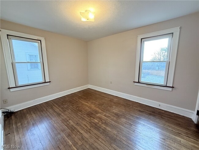 Building Photo - 837 Eastland Ave