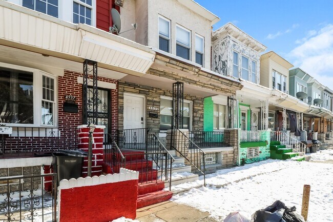 Building Photo - 4935 N Franklin St