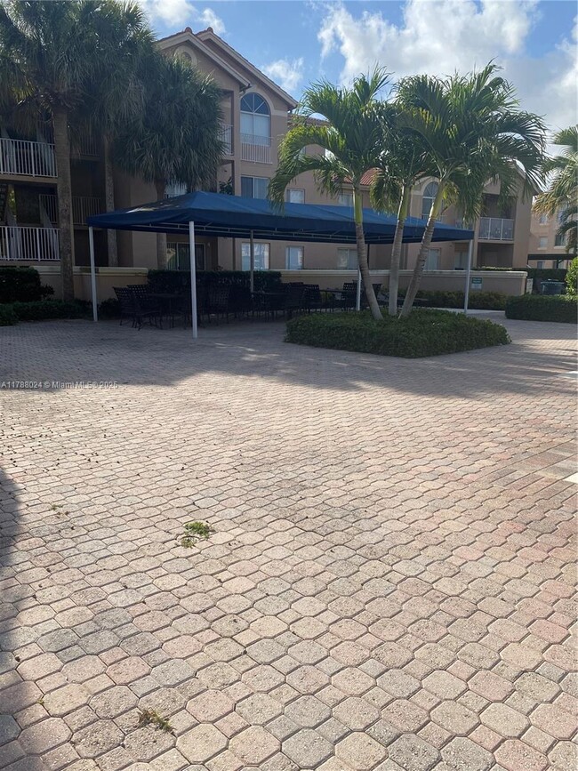 Building Photo - 10521 SW 158th Ct