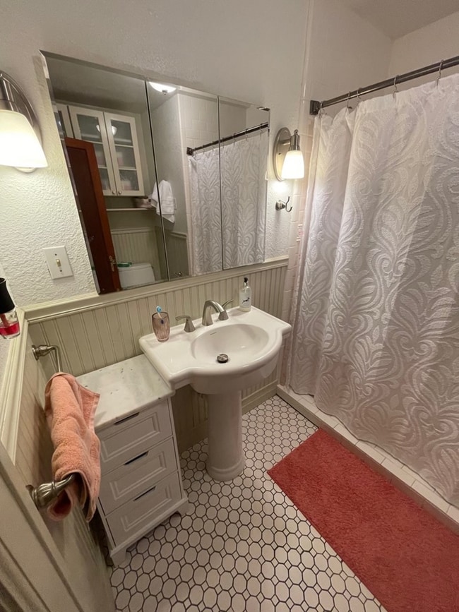 Building Photo - 101 W Madison St