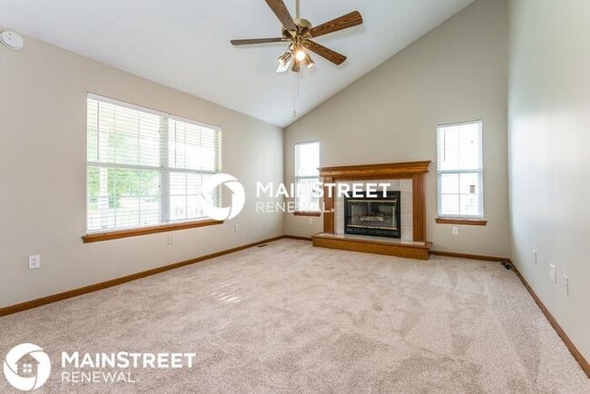 Building Photo - 4 Bedroom Pet-Friendly Home in Pleasant Hi...