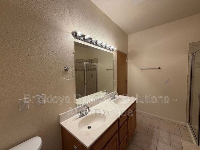 Building Photo - 1612 3rd St SW