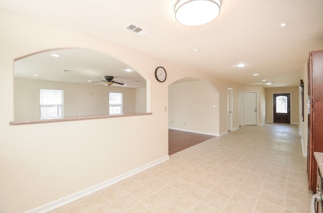 Building Photo - 14315 Branchwater Ln