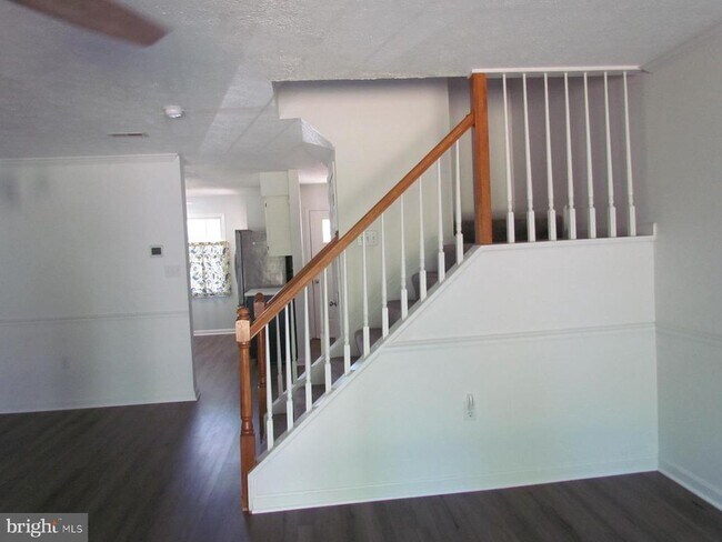 Building Photo - 13240 Clipper Cir
