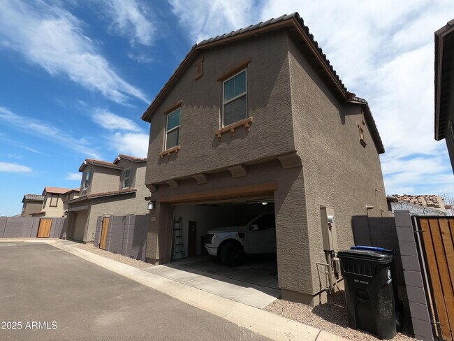 Building Photo - 3820 N 100th Dr