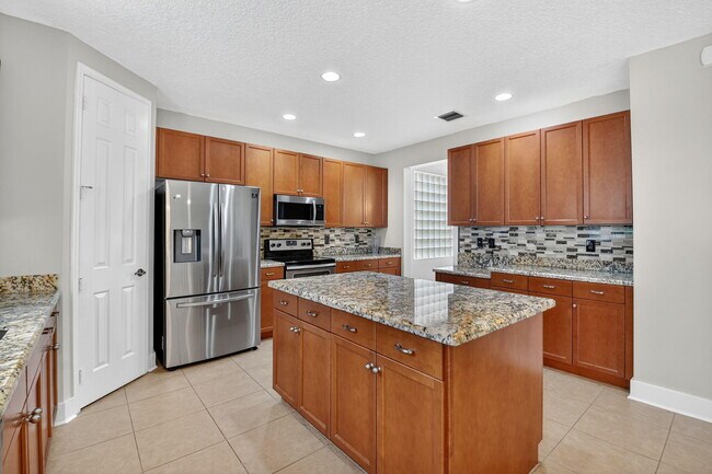 Building Photo - 9917 Cobblestone Creek Dr