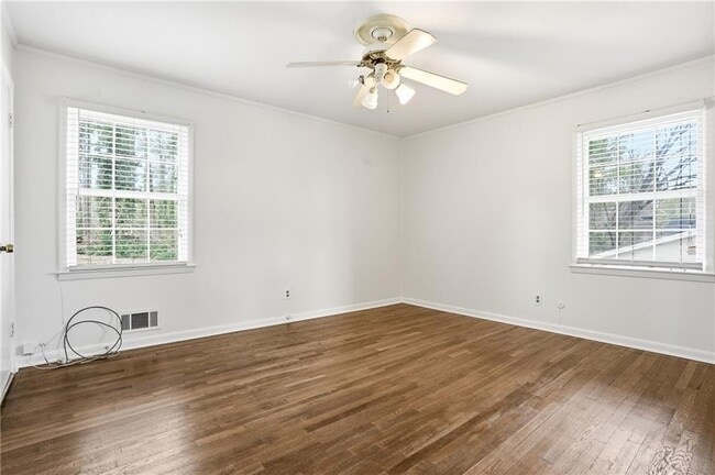 Building Photo - 4165 Williamsburg Dr