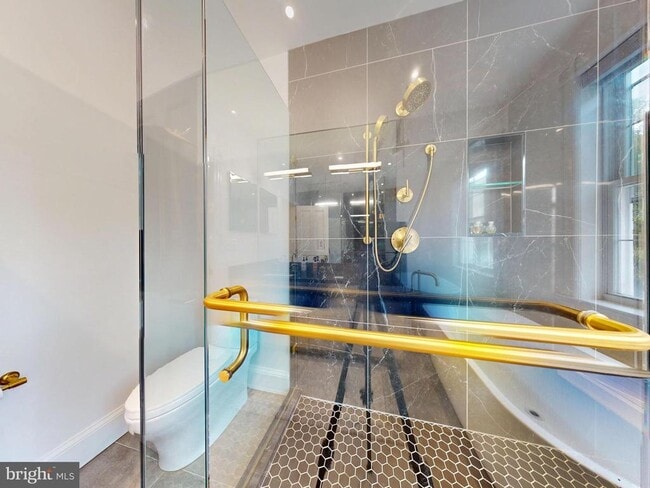 Building Photo - 1808 Riggs Pl NW